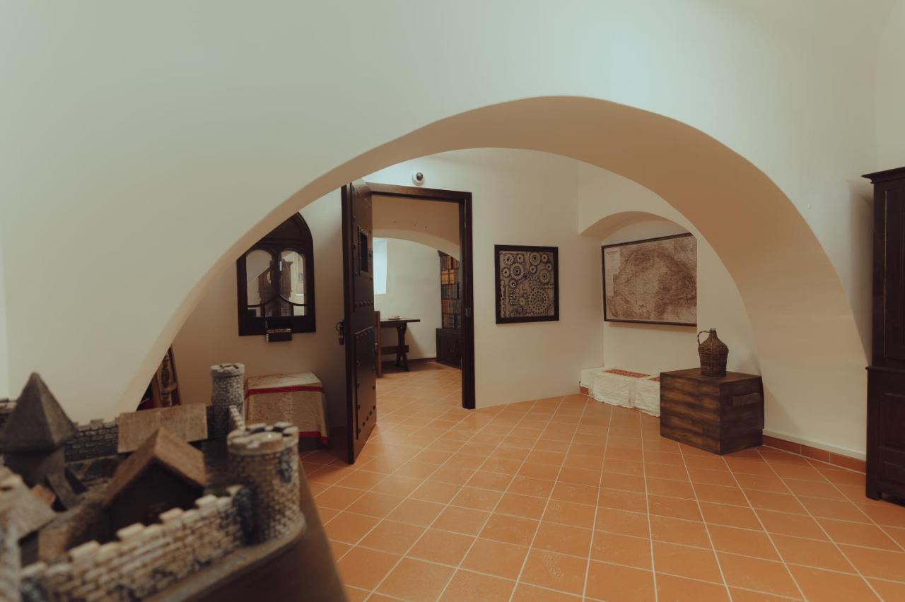 Brigaderos Hotel Brigadir Borsi Dış mekan fotoğraf