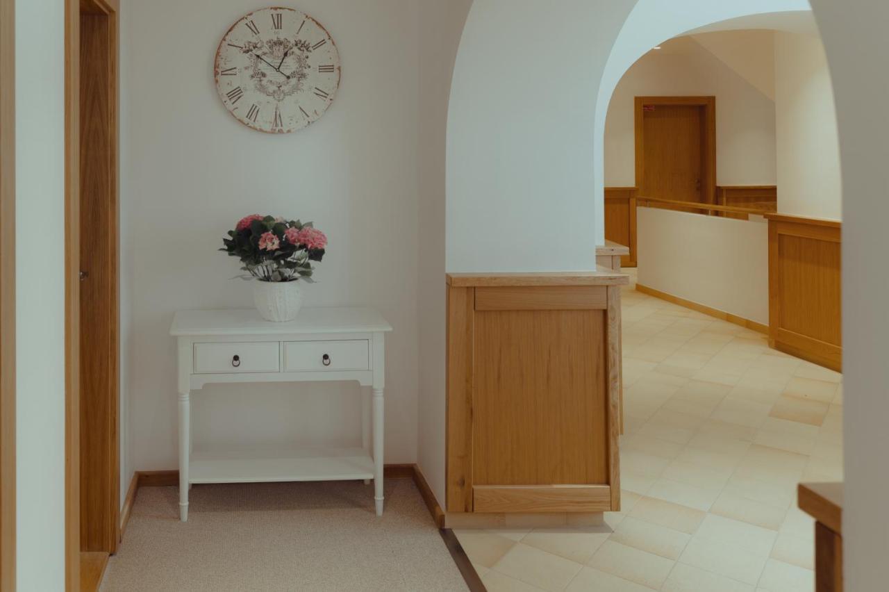 Brigaderos Hotel Brigadir Borsi Dış mekan fotoğraf