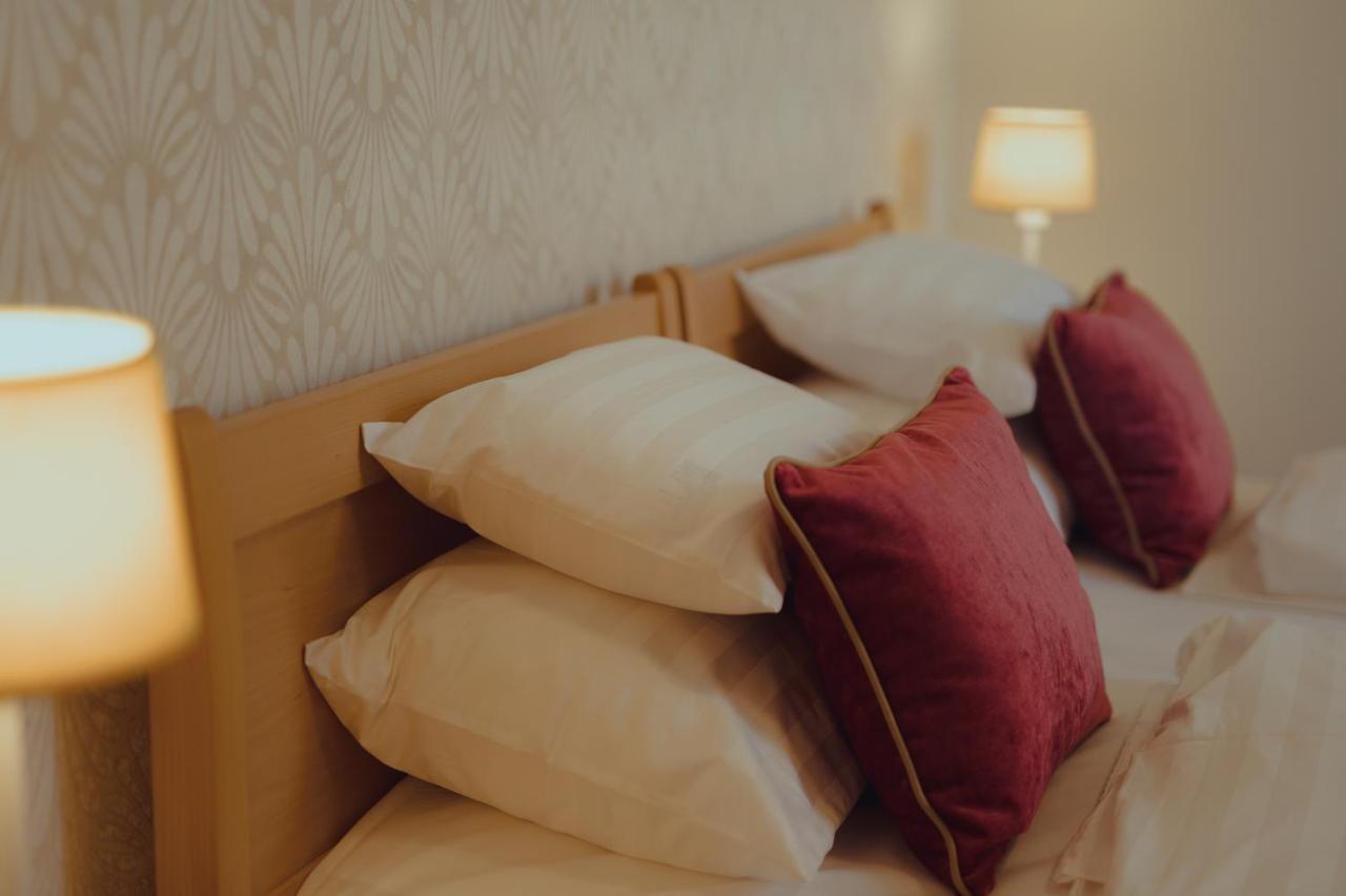 Brigaderos Hotel Brigadir Borsi Dış mekan fotoğraf