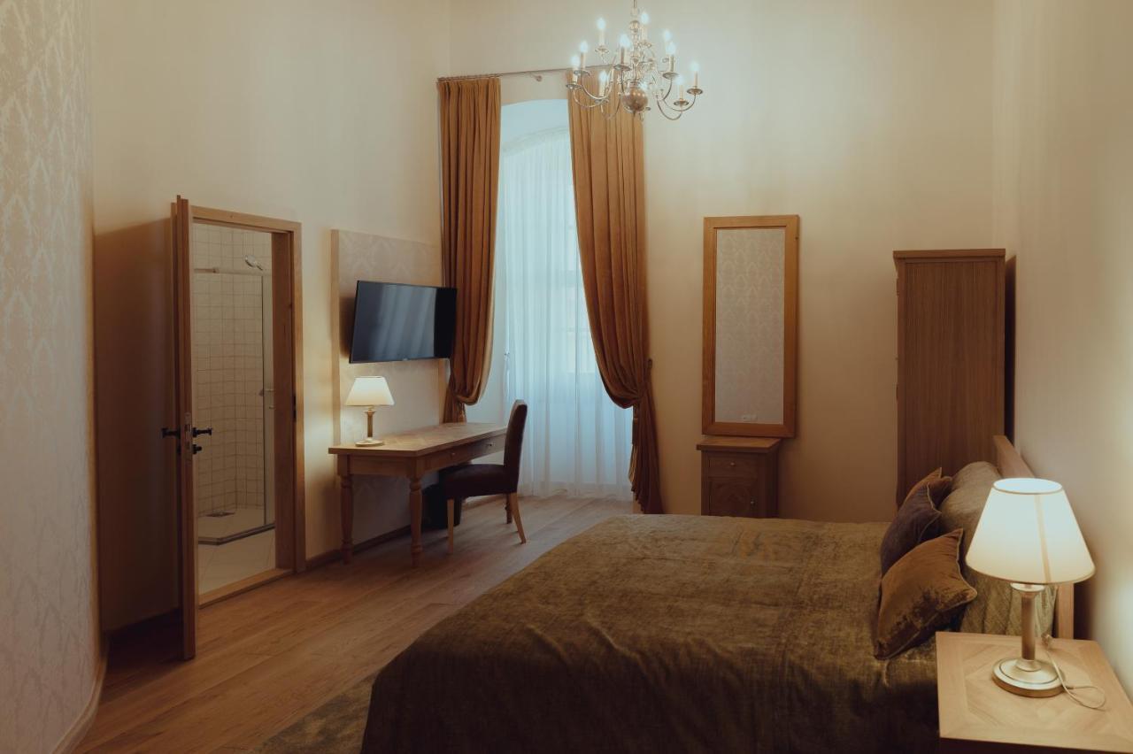 Brigaderos Hotel Brigadir Borsi Dış mekan fotoğraf