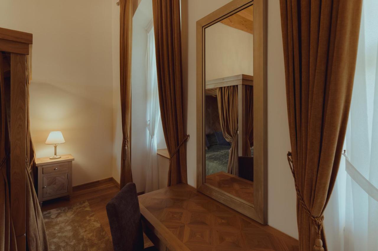 Brigaderos Hotel Brigadir Borsi Dış mekan fotoğraf