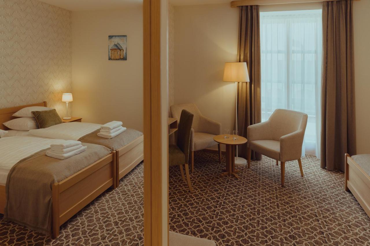 Brigaderos Hotel Brigadir Borsi Dış mekan fotoğraf
