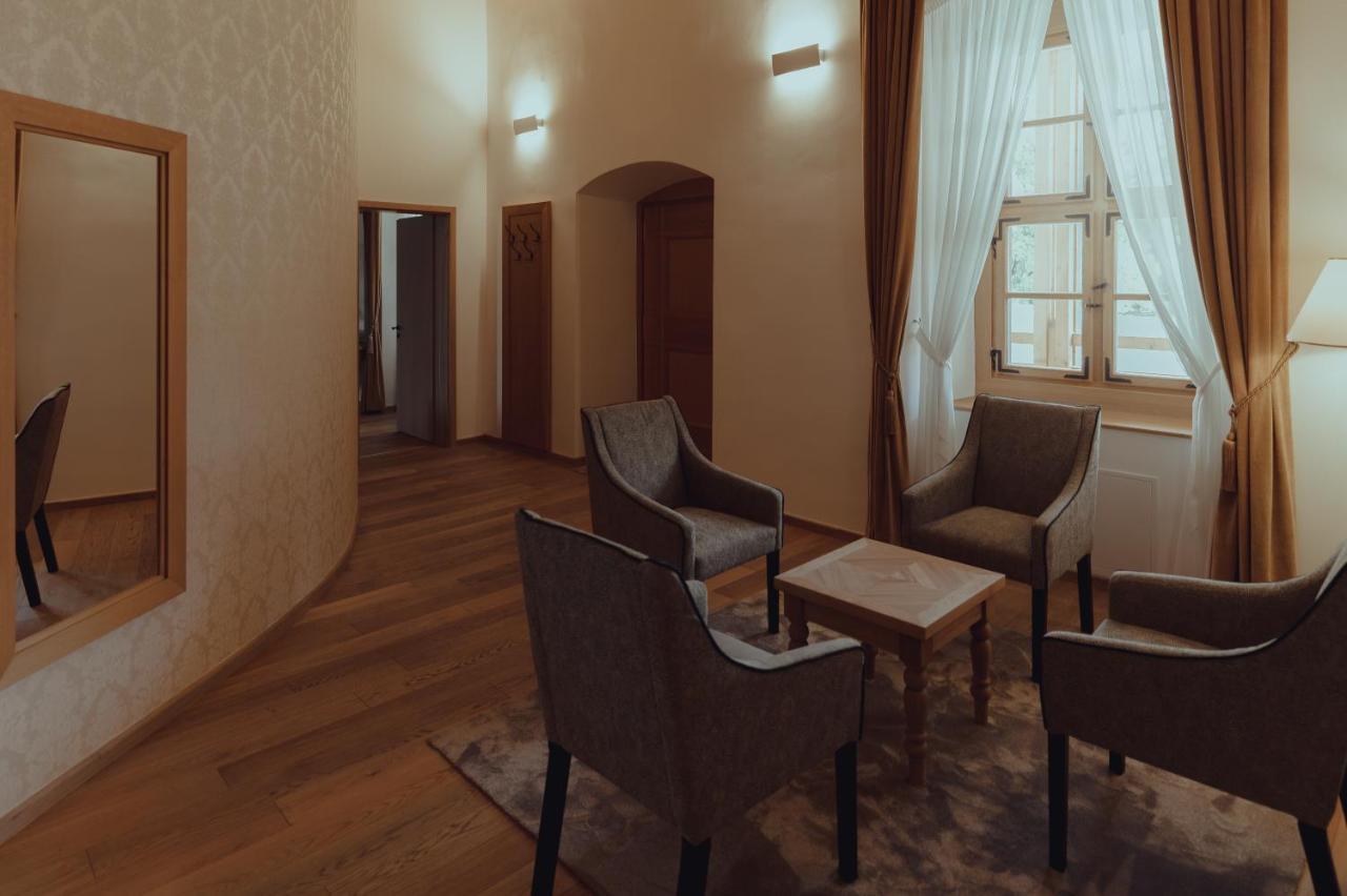 Brigaderos Hotel Brigadir Borsi Dış mekan fotoğraf