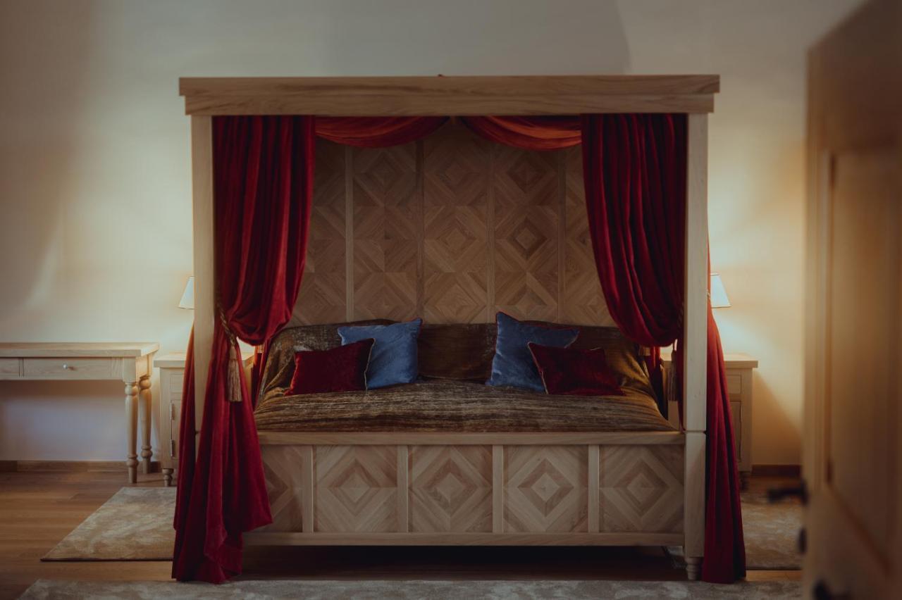 Brigaderos Hotel Brigadir Borsi Dış mekan fotoğraf