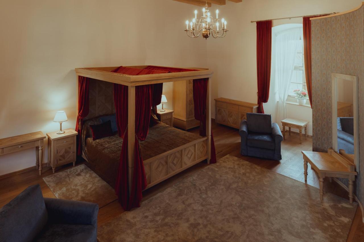 Brigaderos Hotel Brigadir Borsi Dış mekan fotoğraf