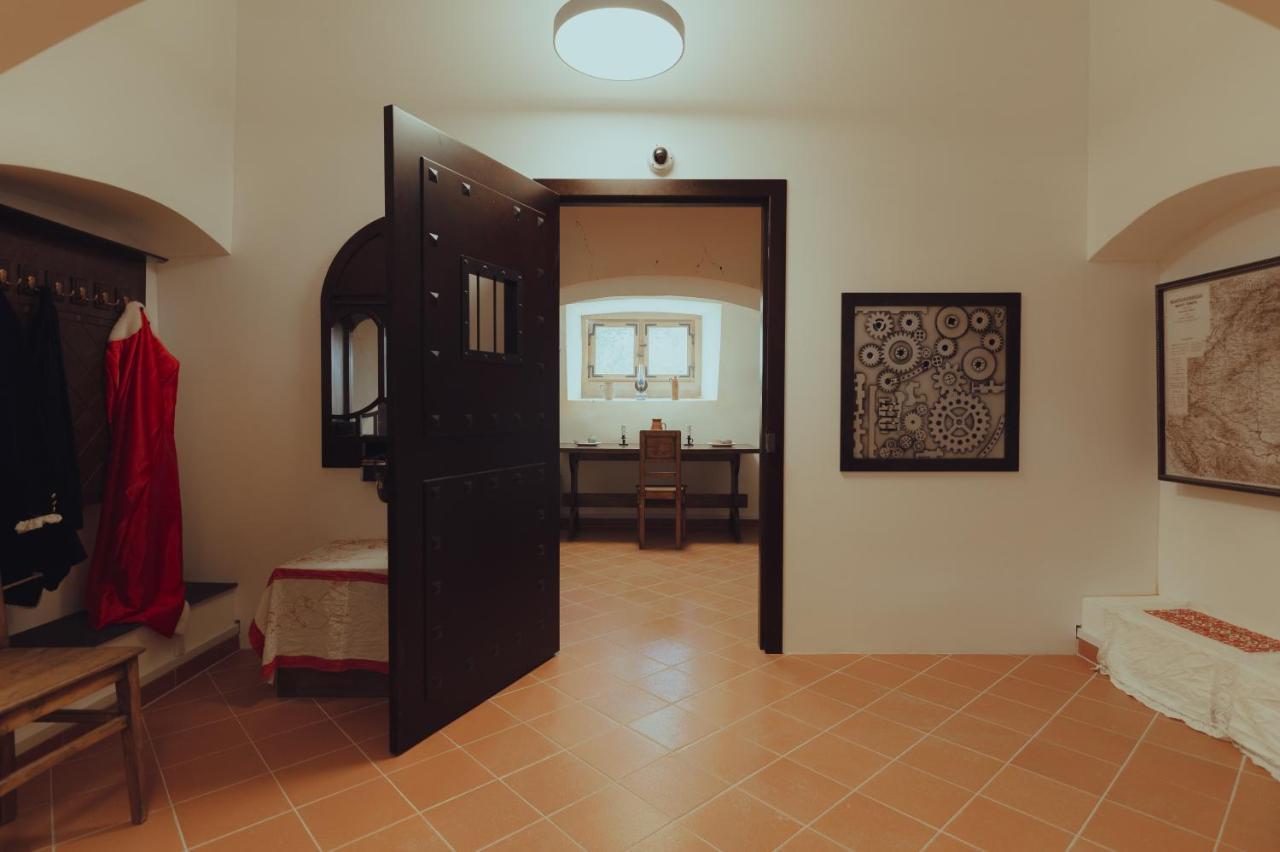 Brigaderos Hotel Brigadir Borsi Dış mekan fotoğraf