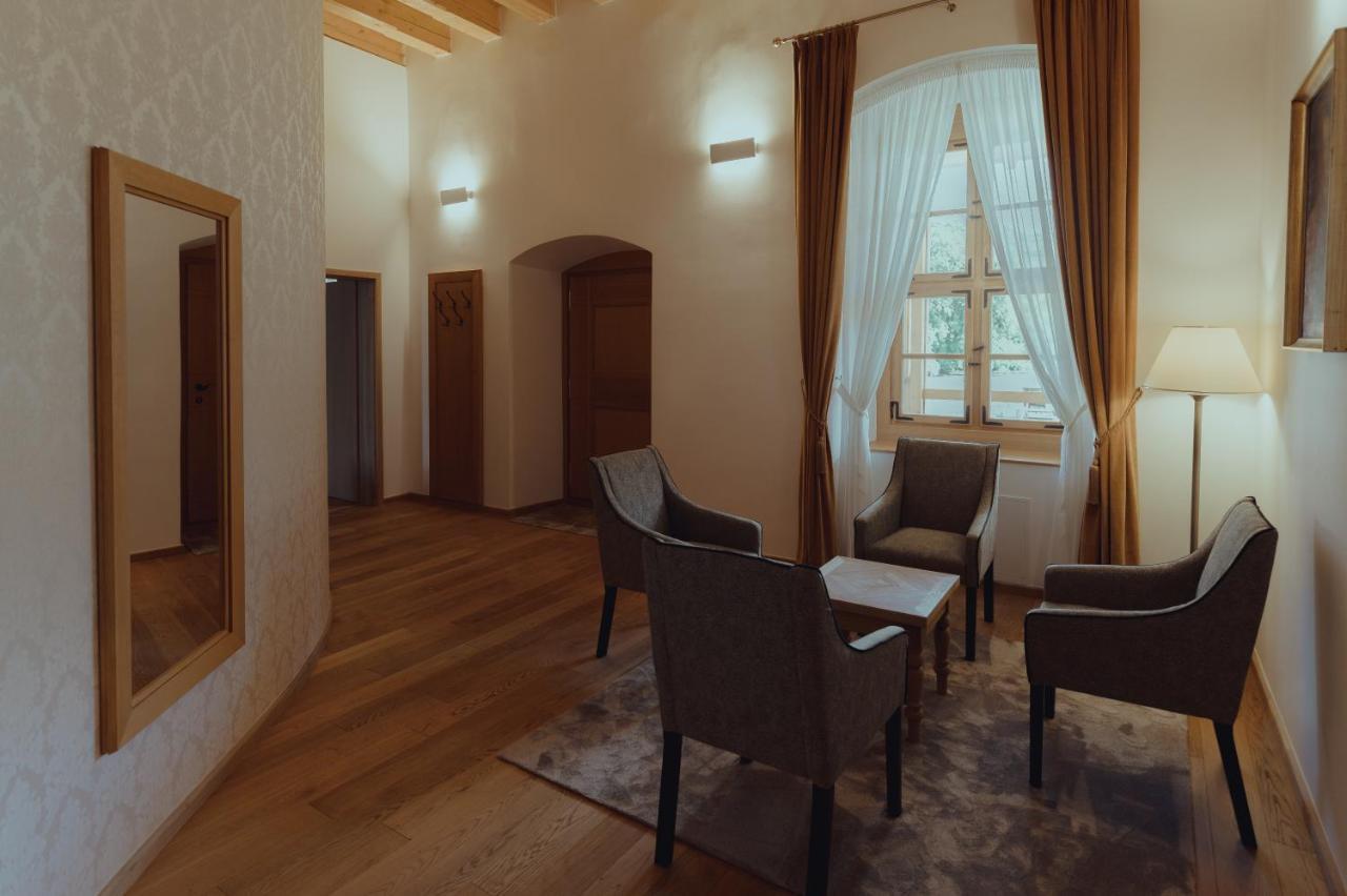 Brigaderos Hotel Brigadir Borsi Dış mekan fotoğraf