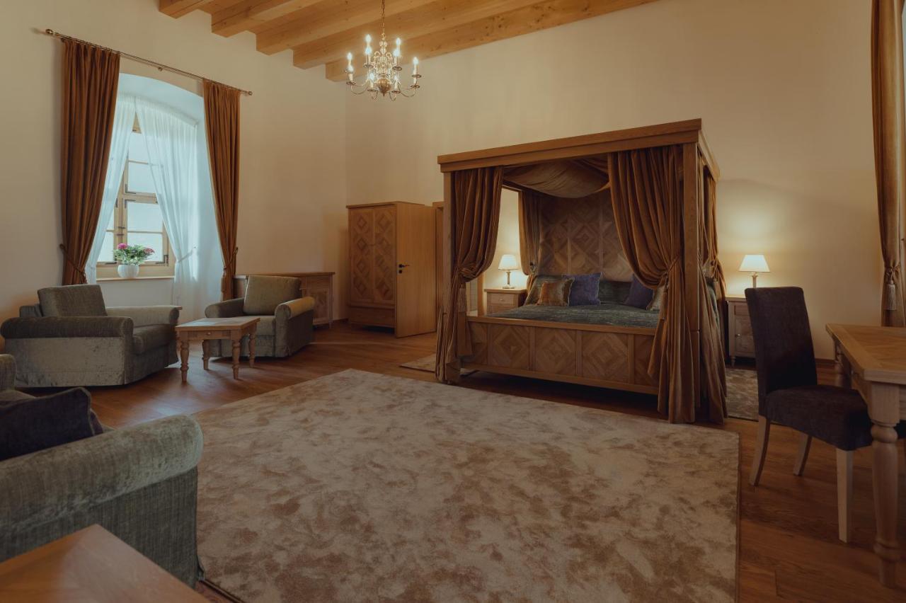 Brigaderos Hotel Brigadir Borsi Dış mekan fotoğraf